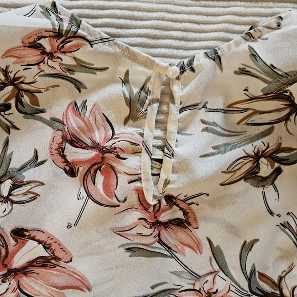 SHEIN Floral Sleeveless Top Size 1XL - Picture 6 of 6